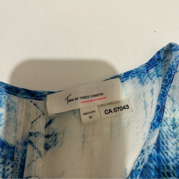 TWO BY VINCE CAMUTO SLEEVELESS BLOUS IN MIX SHADES OF BLUE IN SIZE MEDIUM - Picture 7 of 7